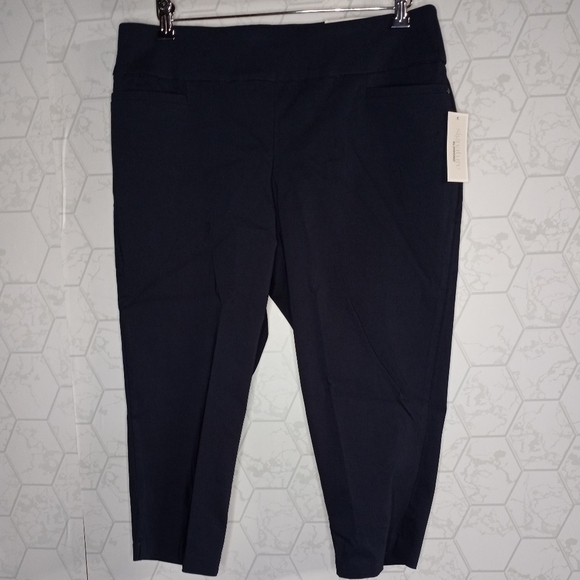 Christopher & Banks Pull-On Signature Stretch Crop - Picture 8 of 16